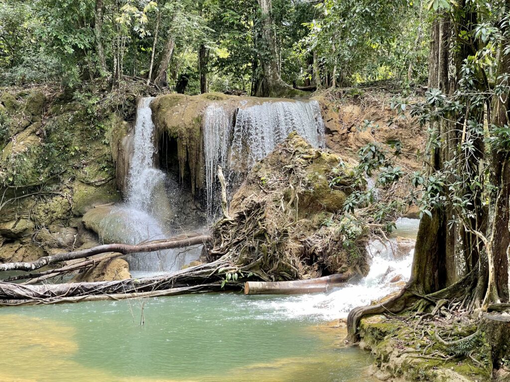 geführte Traumreise nach Mexiko Chiapas Wasserfall im Dschungel